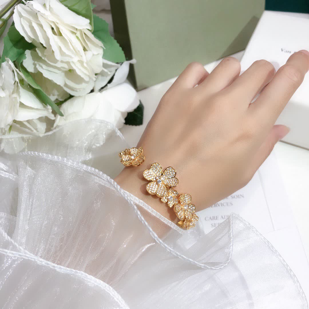 Van Cleef & Arpels Camellia Diamond Bracelet